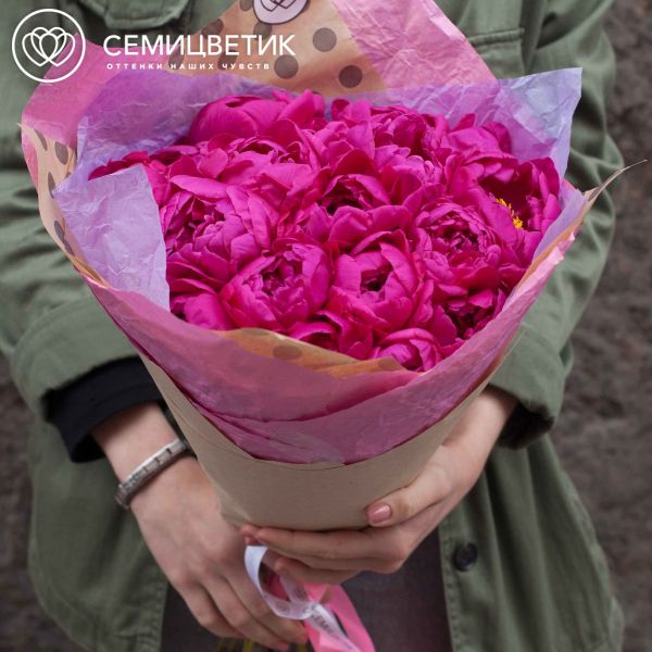 Букет из 19 малиновых пионов Standart
