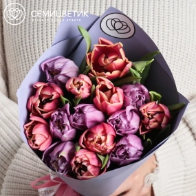 Букет из 15 розовых и сиреневых пионовидных тюльпанов