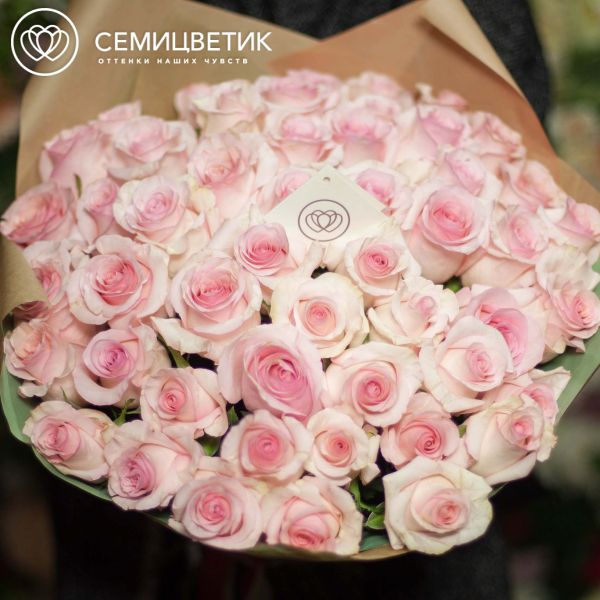 Букет из 51 нежно-розовой розы Nena 50 см (Эквадор)