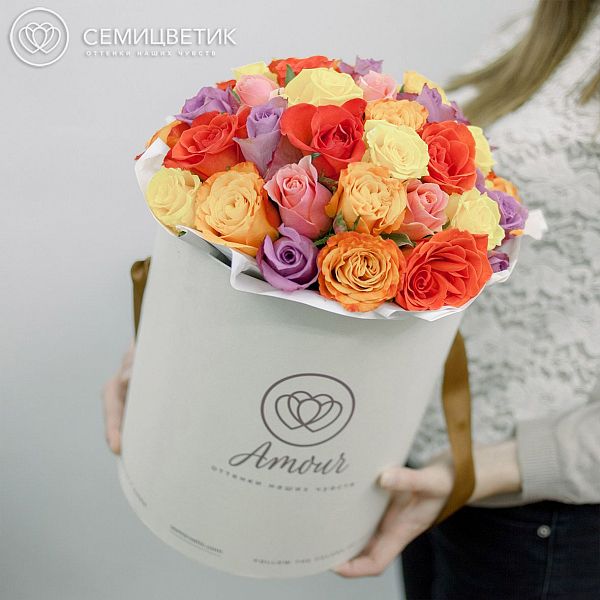 Шляпная коробка Amour из 45 роз микс (Кения) Premium
