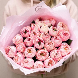 Букет из 25 розовых пионовидных роз Bellisima 40 см