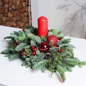 Новогодняя настольная композиция со свечой