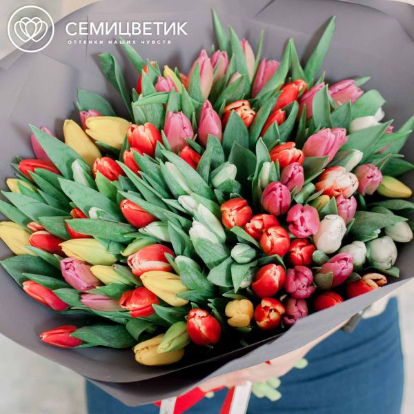Букет из 101 тюльпана микс в сиреневой пленке