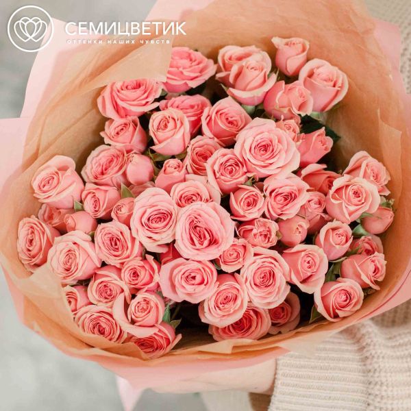 Букет из 15 розовых кустовых роз 40 см (Эквадор)