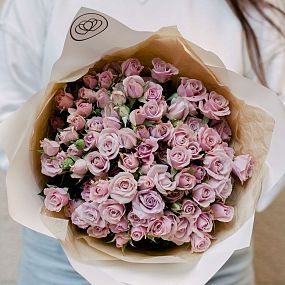 Букет из 21 сиреневой кустовой розы 40 см (Кения)