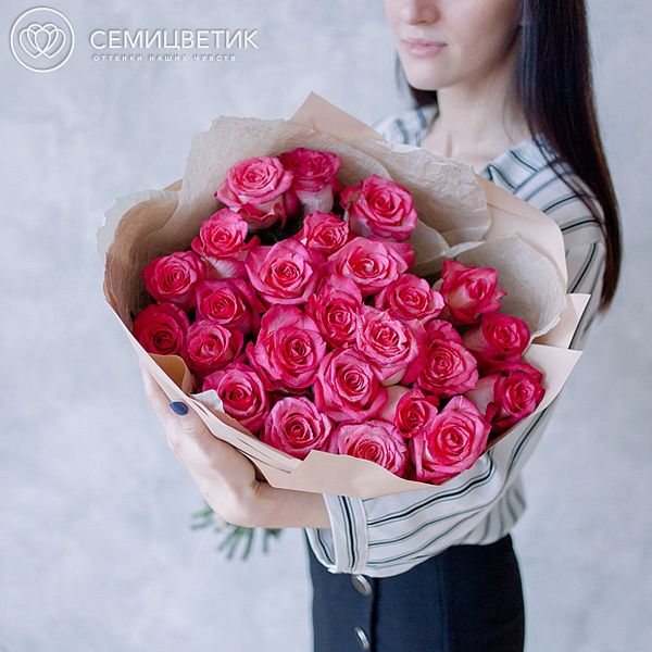 Букет из 25 розовых роз Rhodus 90 см (Эквадор)