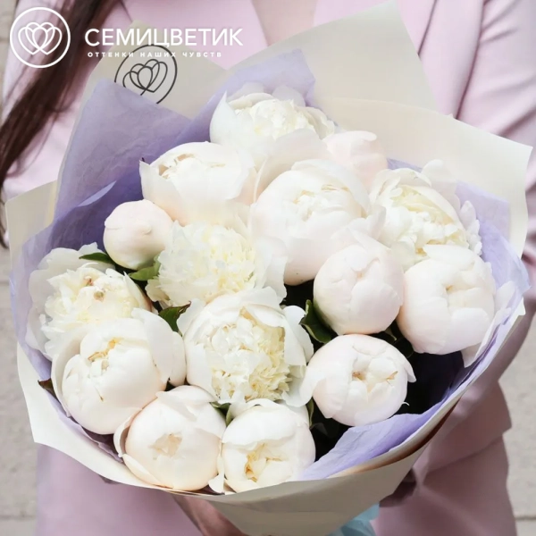 Букет из 15 кремовых пионов Bowl of Cream Premium в кремовой пленке