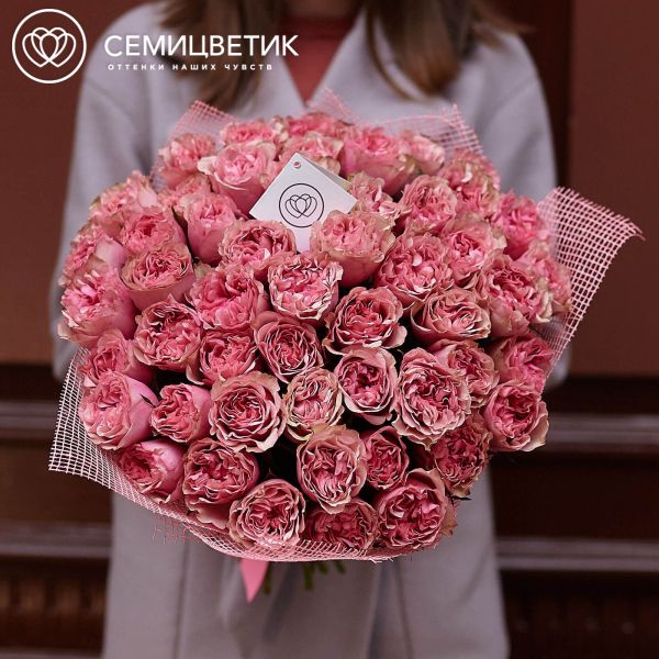 Букет из 51 розовых пионовидных роз Love Me Tender 40 см