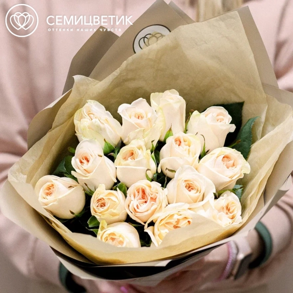 Букет из 15 кремовых пионовидных роз Wedding Rose 40 см