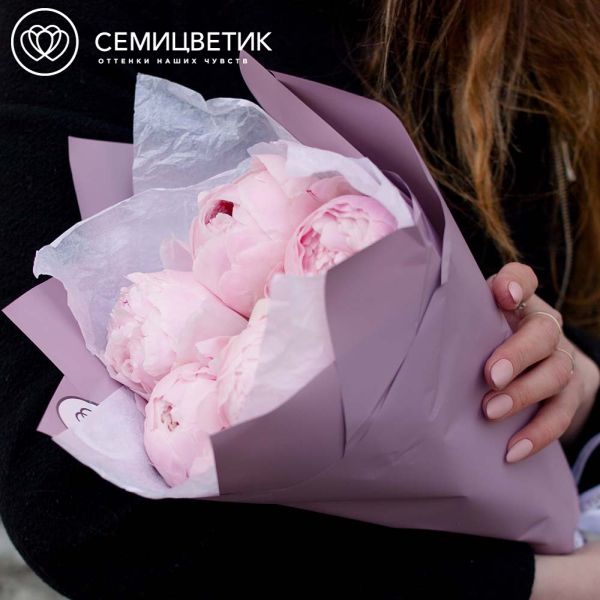 Букет из 5 розовых пионов Premium