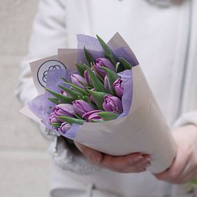 Мини-букет  из 15 сиреневых пионовидных тюльпанов