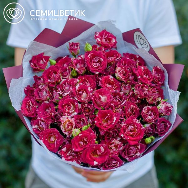 Букет из 21 кустовой розы биколор 40 см (Кения)
