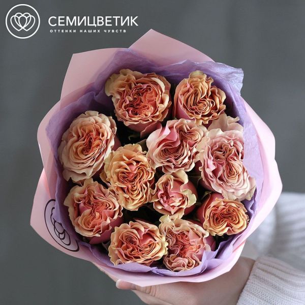 Букет из 11 розовых пионовидных роз Mabella 40 см