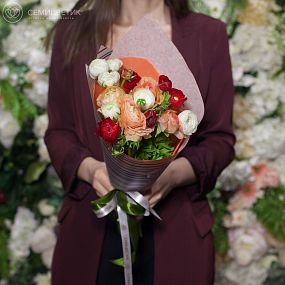 Букет из 15 ранункулюсов микс