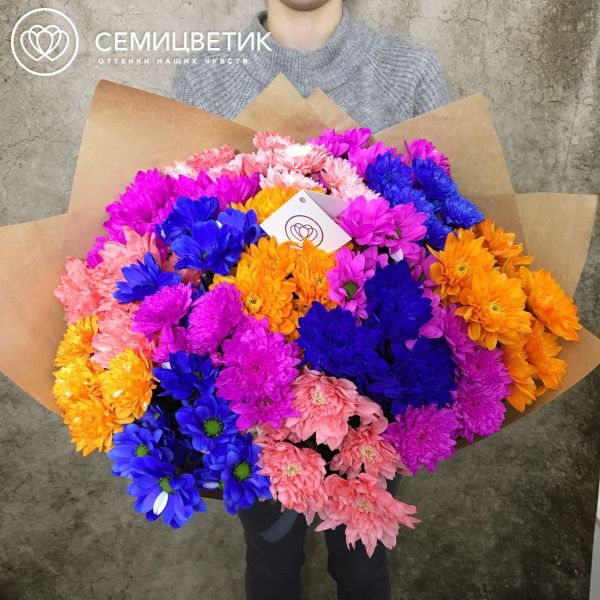 Букет из 15 крашеных хризантем яркий микс