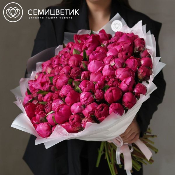 Букет из 101 ярко-розового пиона Red Sarah Bernhardt Premium