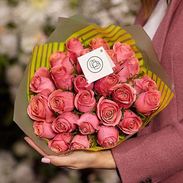 25 коралловых роз (Кения) 40 см Premium