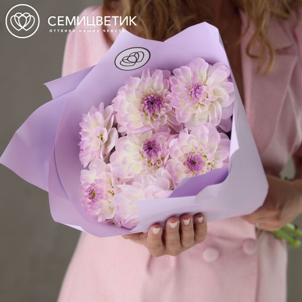 Букет из 7 светло-сиреневых георгинов