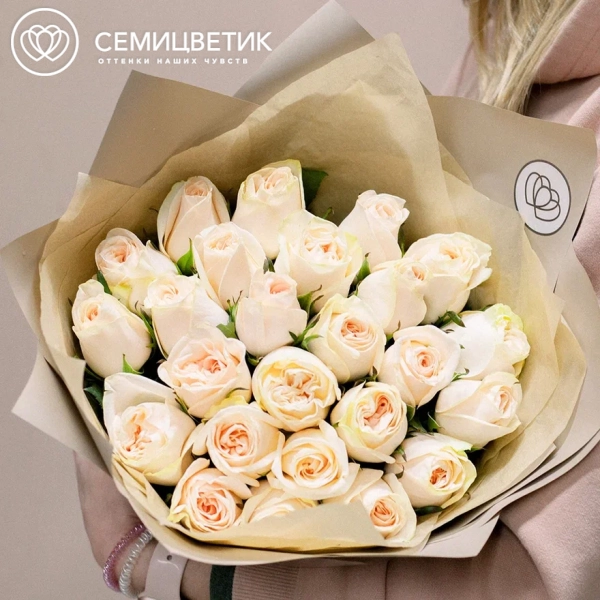 Букет из 25 кремовых пионовидных роз Wedding Rose 40 см