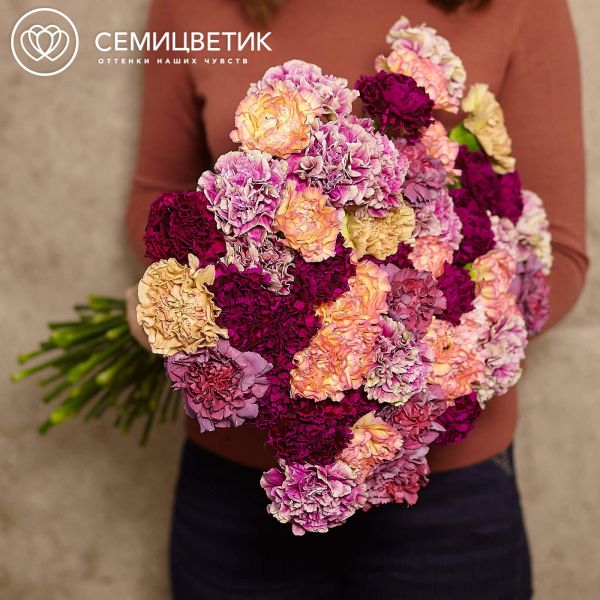 Букет из 51 гвоздики микс