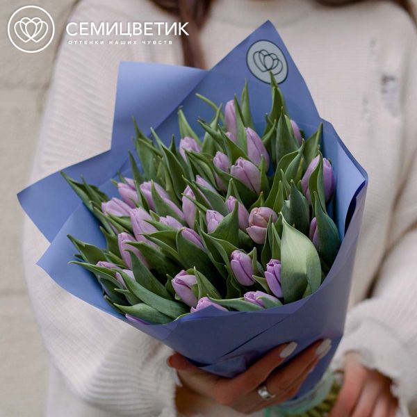 Букет из 35 сиреневых тюльпанов
