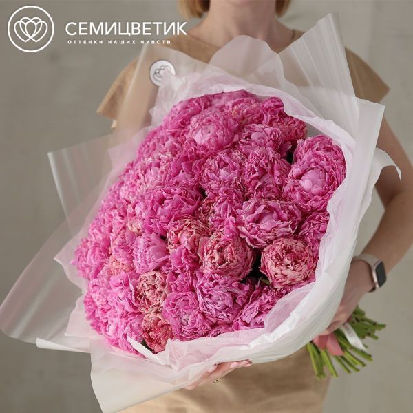 Букет из 51 розового пиона Bernadette Premium