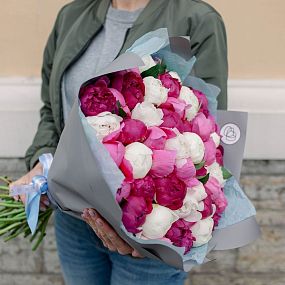 Букет из 51 пиона микс Standart Plus