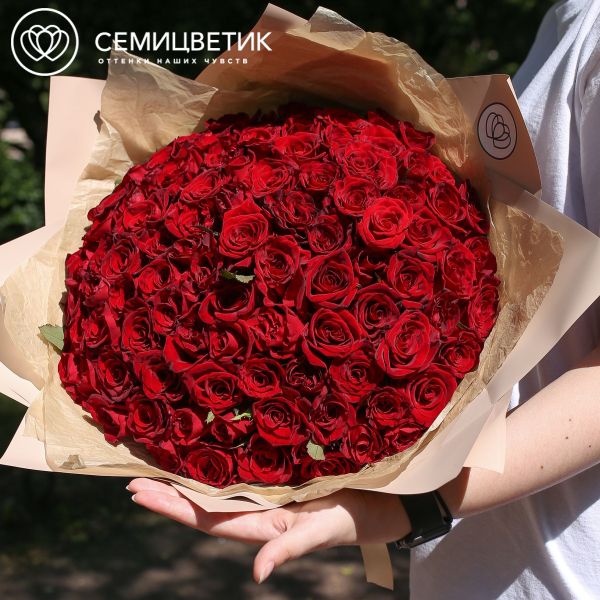 Букет из 101 красной с темной каймой розы Магия 35-40 см (Россия)