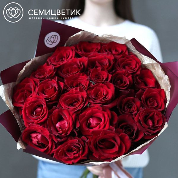 Букет из 25 красных роз Ever Red 60 см (Кения)