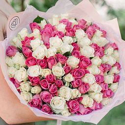 Букет из 101 белой и розовой розы 40 см (Кения)