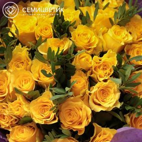 Букет из 35 желтых роз 35-40 см (Россия) с фисташкой