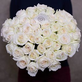 Букет из 51 белой пионовидной розы White O'Hara 40 см