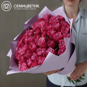 Букет из 51 сиреневой пионовидной розы Queen Crown 50 см (Эквадор) в сиреневой пленке