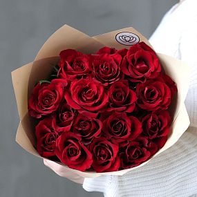 Букет из 15 красных роз Ever Red 70 см (Кения)