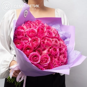 Букет из 51 розовой розы 35-40 см (Россия) в сиреневой пленке