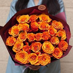 Букет из 25 желто-оранжевых роз 70 см (Россия)