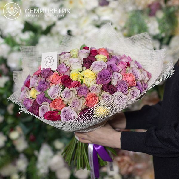 Букет из 101 розы микс 40 см (Кения) Premium в дизайнерской пленке