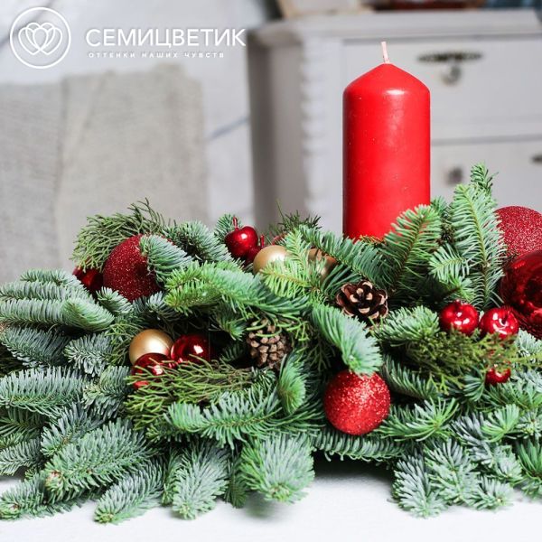 Новогодняя настольная композиция со свечой