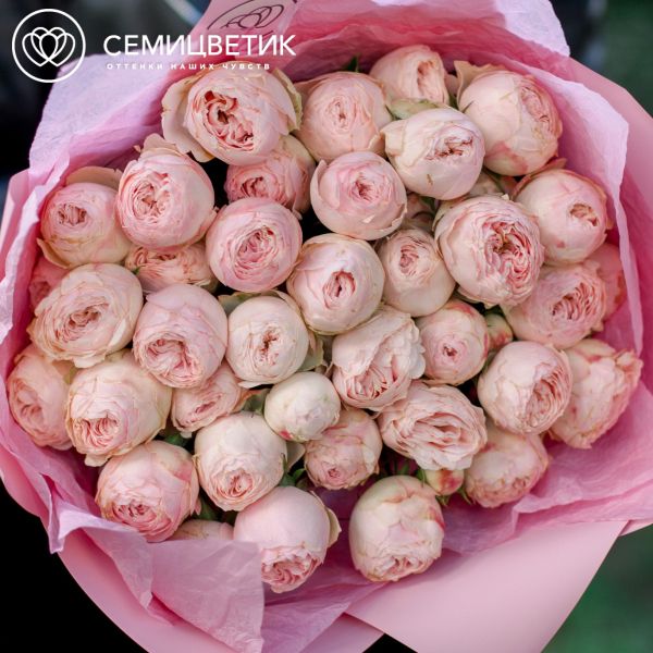 Букет из 11 нежно-розовых кустовых пионовидных роз Mansfield Park 50 см (Эквадор)