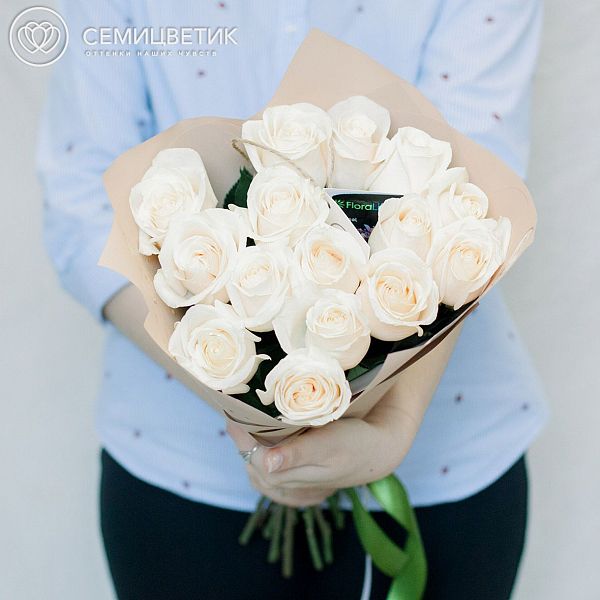 15 роз 50 см Vendela (Эквадор) в натуральной сетке ZL