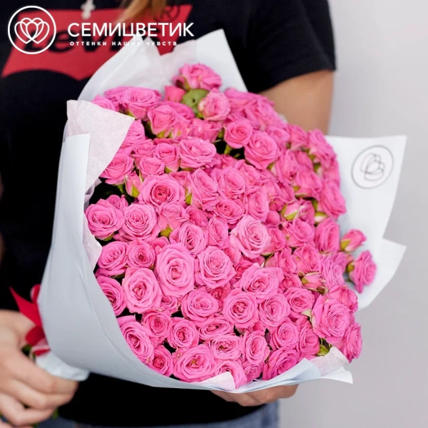 Букет из 51 малиновой кустовой розы 40 см (Кения)