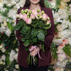 Букет из 15 нежно-розовых пионовидных роз Bridal Piano 40 см