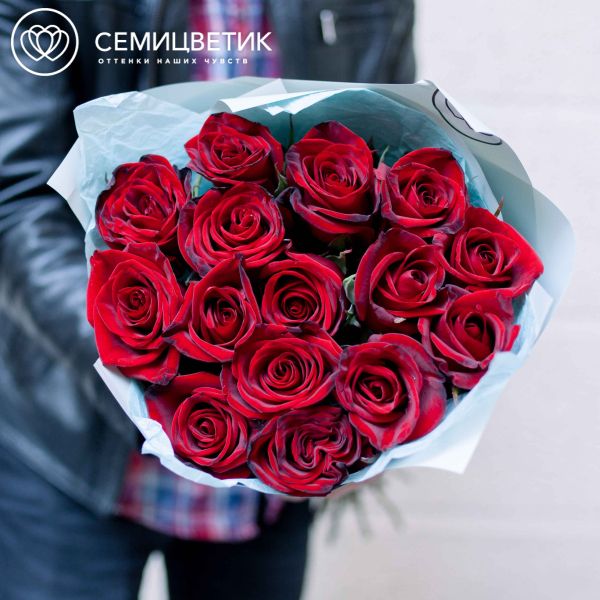 Букет из 15 красных с темной каймой роз Магия 70 см (Россия)