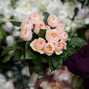 Букет из 11 персиковых пионовидных роз Juliet 50 см (Эквадор)