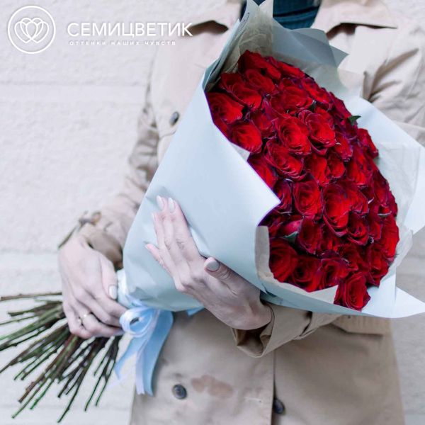 Букет из 51 красной с темной каймой розы Магия 70 см (Россия)