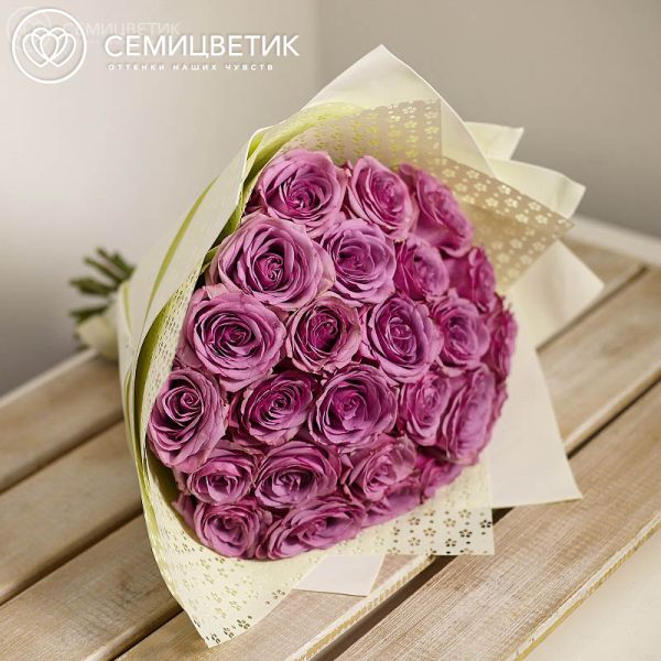 Букет из 25 сиреневых роз Cool Water 50 см (Эквадор)