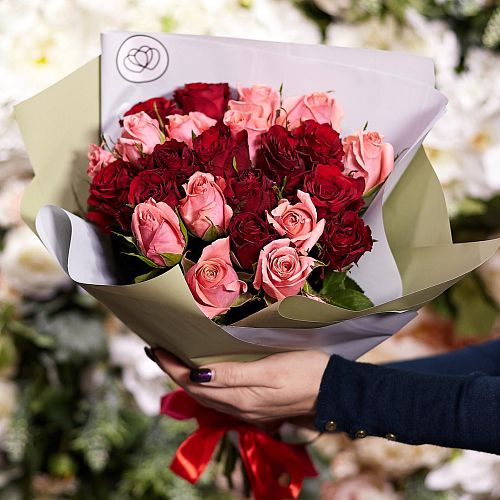 25 красных и розовых роз (Кения) 40 см Premium