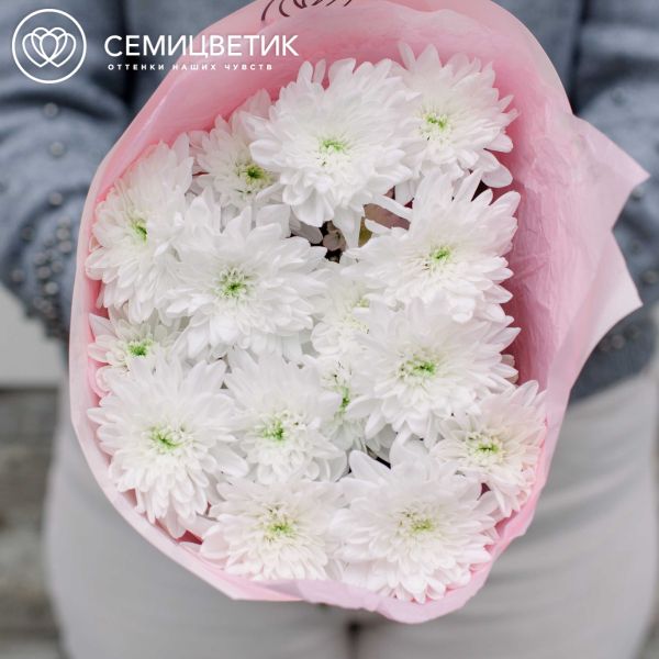 Букет из 3 белых кустовых хризантем