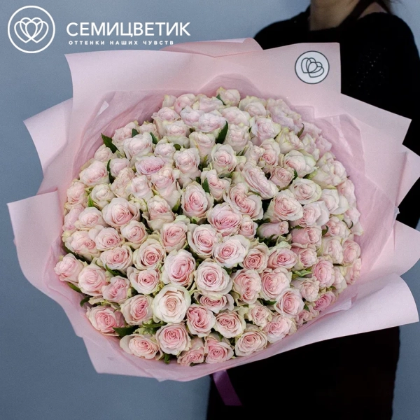 Букет из 101 нежно-розовой розы 40 см (Кения) в розовой пленке