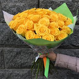 Букет из 51 желтой розы Sonrisa 50 см (Эквадор)